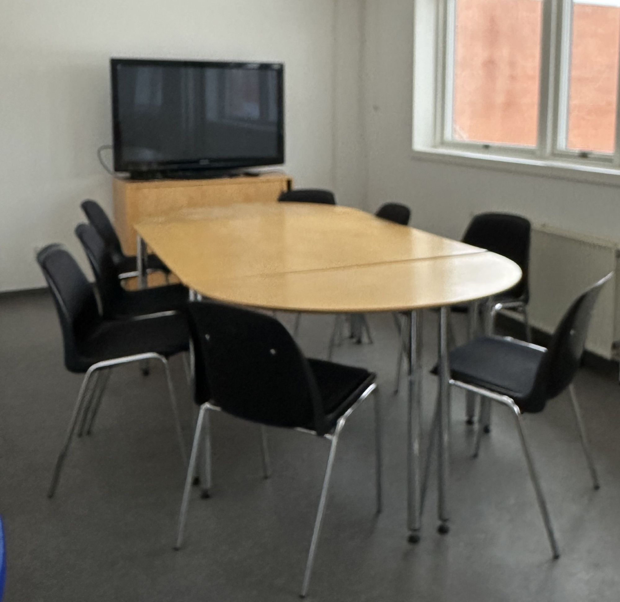 Mødelokale 5x4 m ca. 10 stole